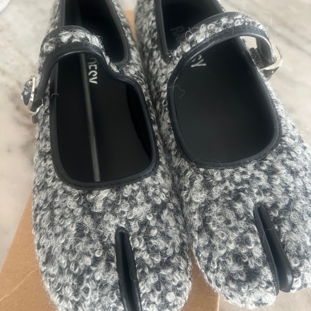 Tabi flats size 8 women